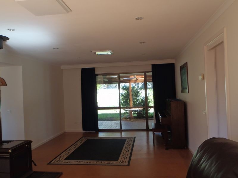 7 Barracks Close, Dubbo NSW 2830