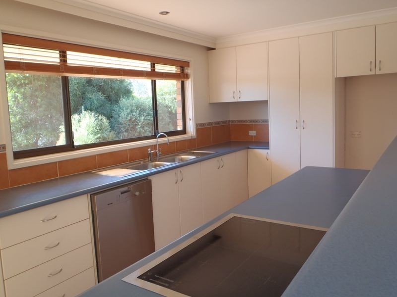 7 Barracks Close, Dubbo NSW 2830