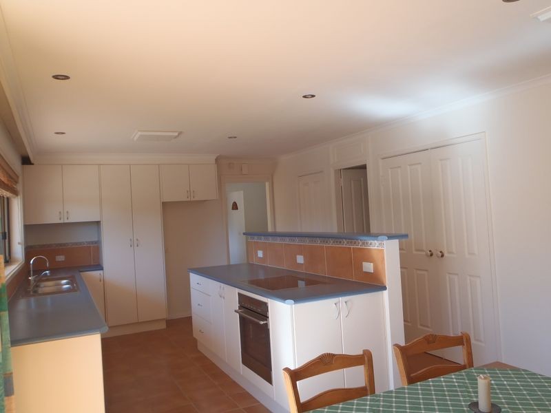 7 Barracks Close, Dubbo NSW 2830