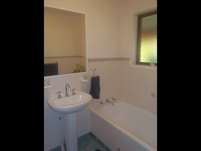 7 Barracks Close, Dubbo NSW 2830