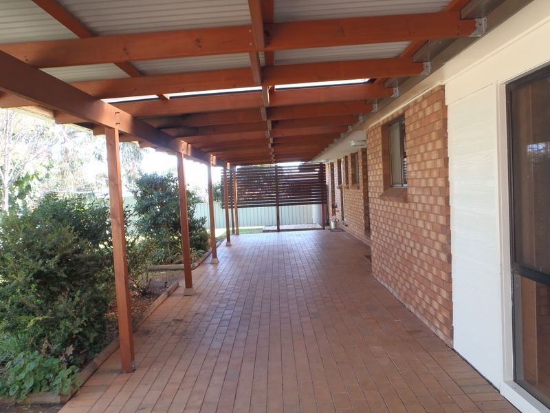 7 Barracks Close, Dubbo NSW 2830