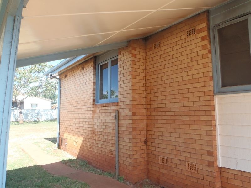 30 Armstrong Crescent, Dubbo NSW 2830