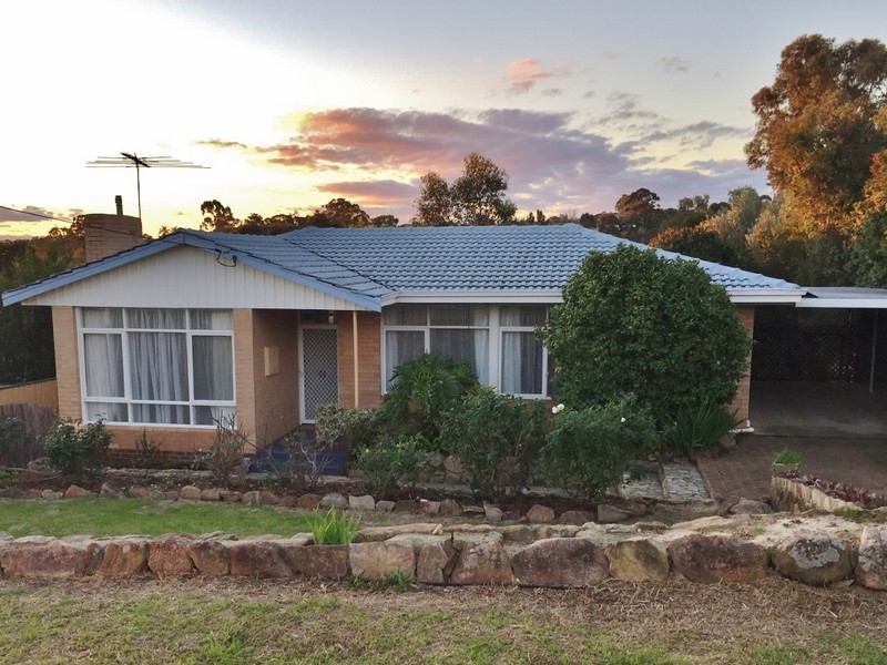 29 Bladon Way, Swan View WA 6056