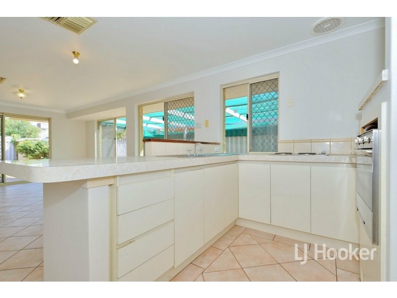 12 Chungking Grove, Stratton WA 6056