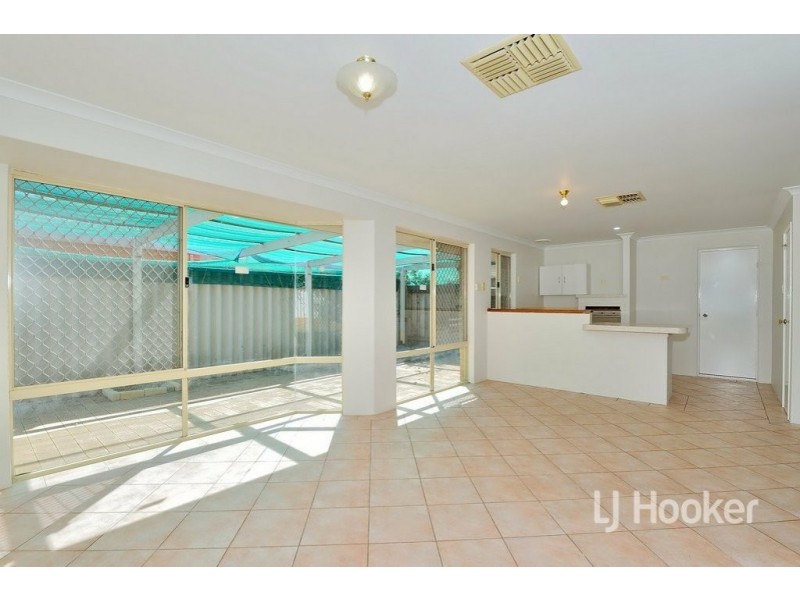 12 Chungking Grove, Stratton WA 6056