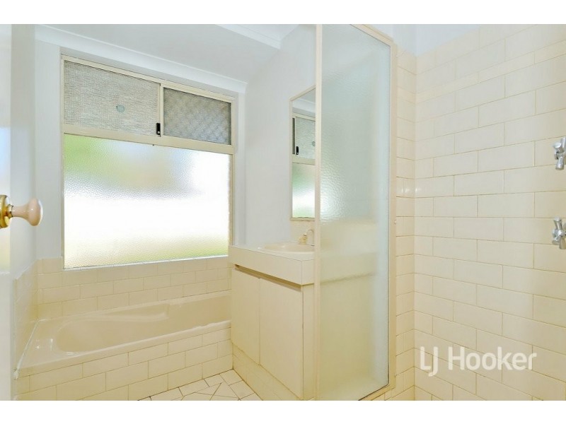 12 Chungking Grove, Stratton WA 6056