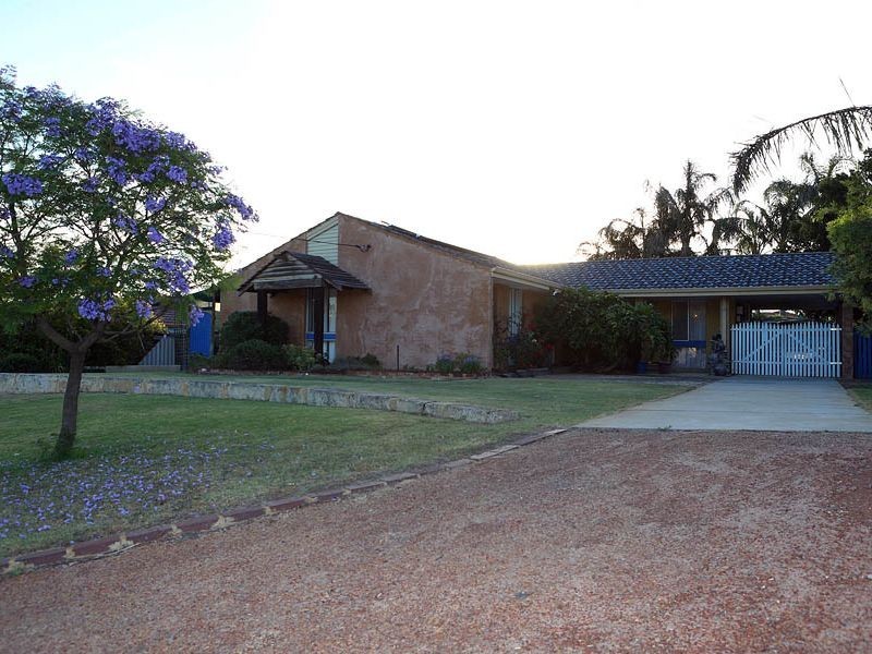 36 Chalfont Way, Swan View WA 6056