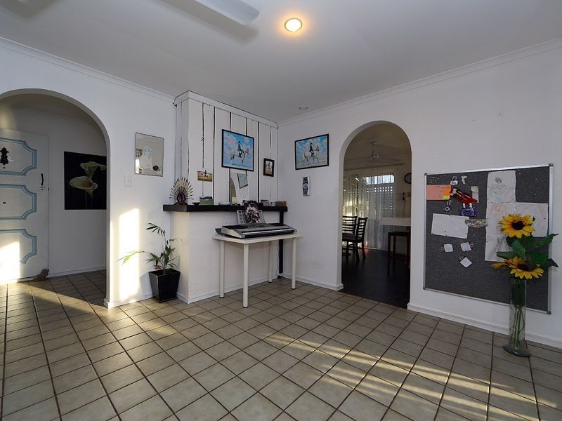 36 Chalfont Way, Swan View WA 6056