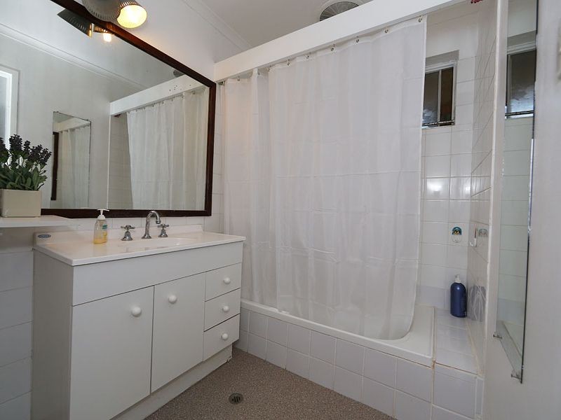 36 Chalfont Way, Swan View WA 6056