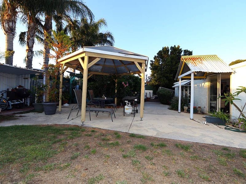 36 Chalfont Way, Swan View WA 6056