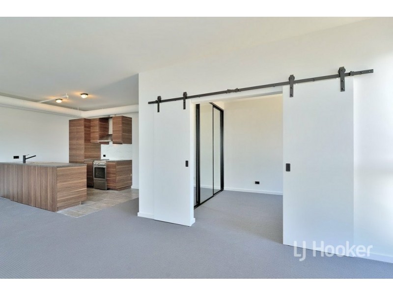 102/12 The Crescent, Midland WA 6056
