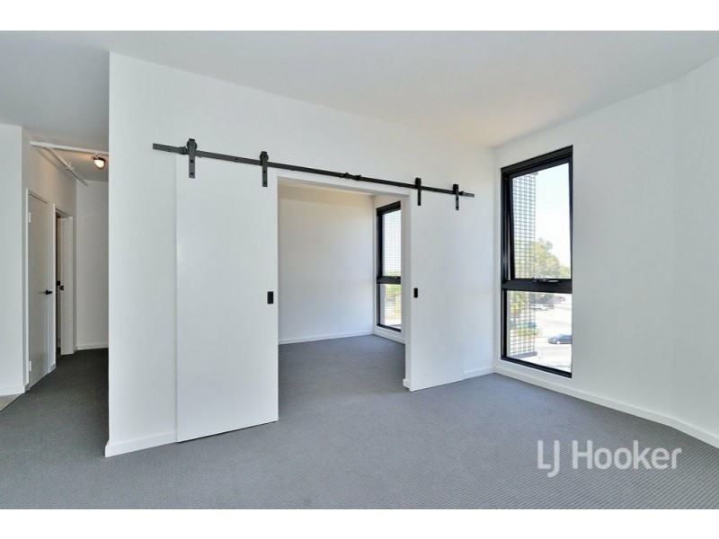 102/12 The Crescent, Midland WA 6056