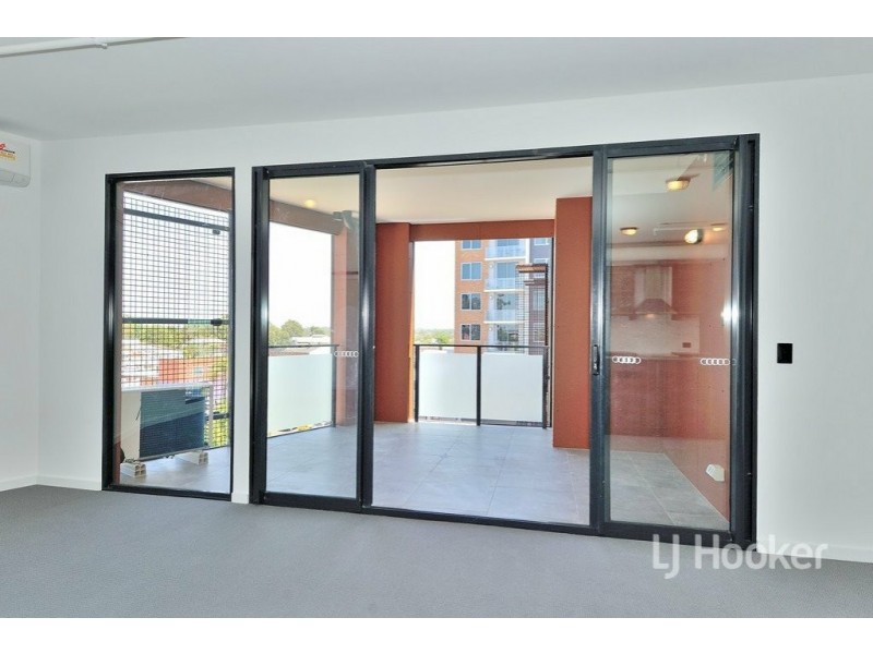 102/12 The Crescent, Midland WA 6056