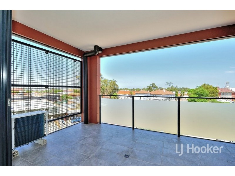 203/12 The Crescent, Midland WA 6056