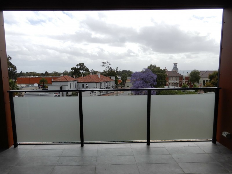 303/12 The Crescent, Midland WA 6056