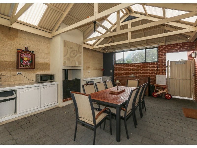 25A Wellaton Street, Midvale WA 6056