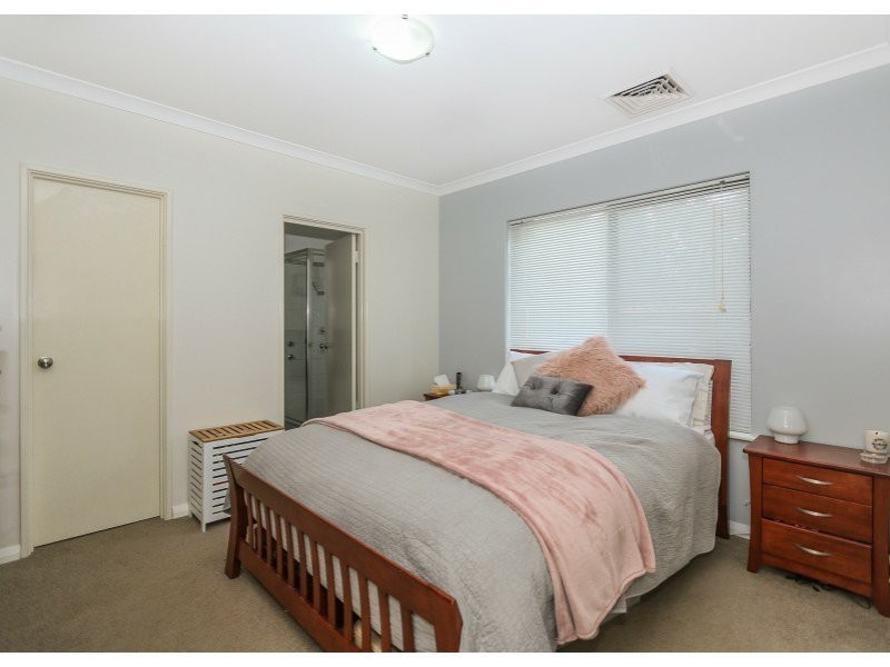 25A Wellaton Street, Midvale WA 6056