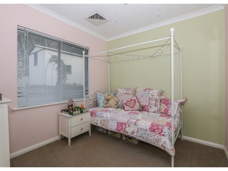 25A Wellaton Street, Midvale WA 6056