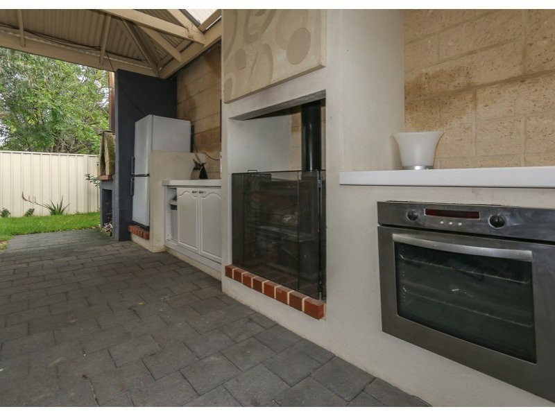 25A Wellaton Street, Midvale WA 6056