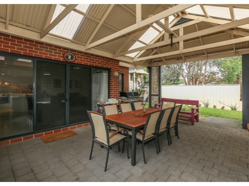 25A Wellaton Street, Midvale WA 6056