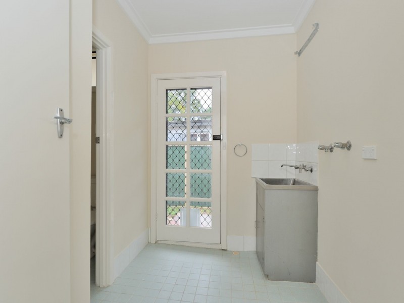 15 Sefton Avenue, Viveash WA 6056