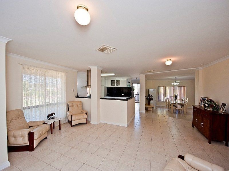 21 Cheney Court, Swan View WA 6056