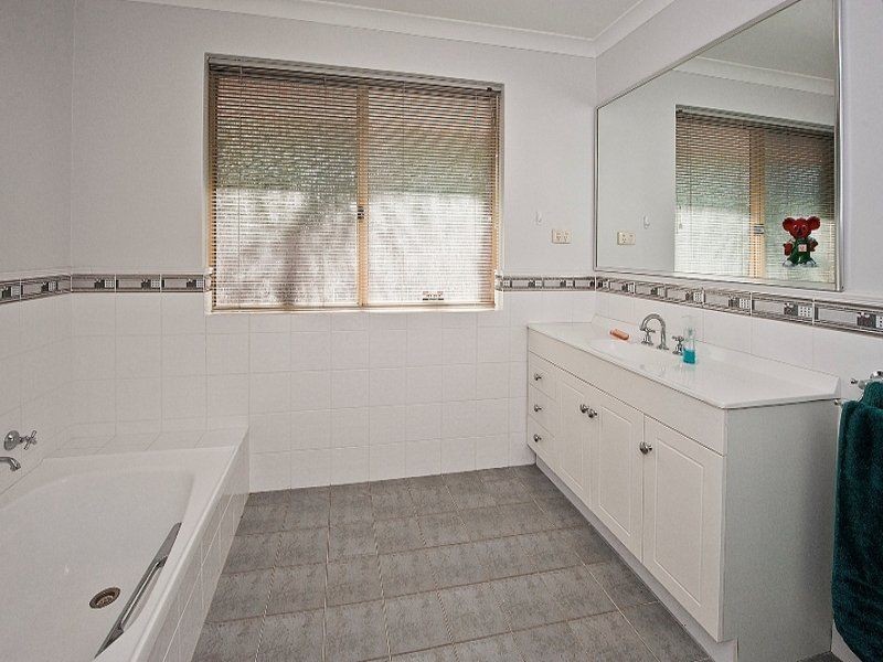 21 Cheney Court, Swan View WA 6056