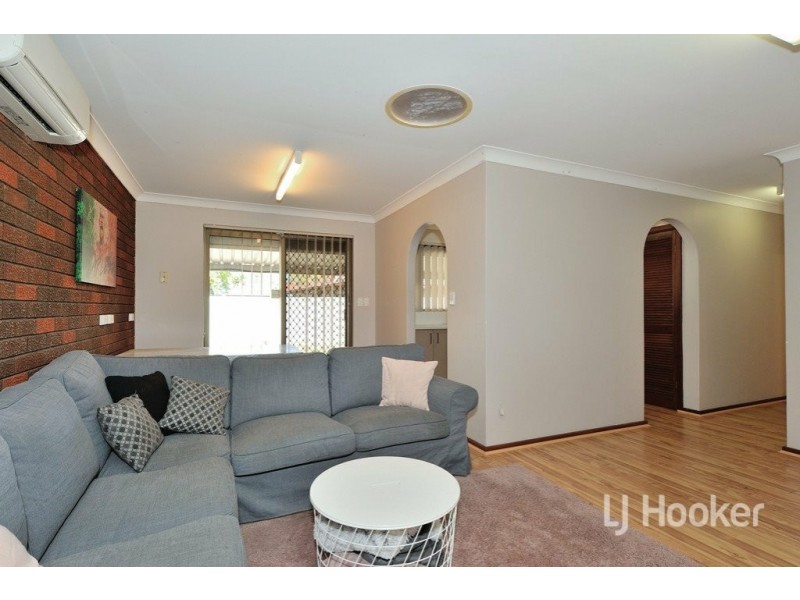 67 Blackadder Road, Swan View WA 6056