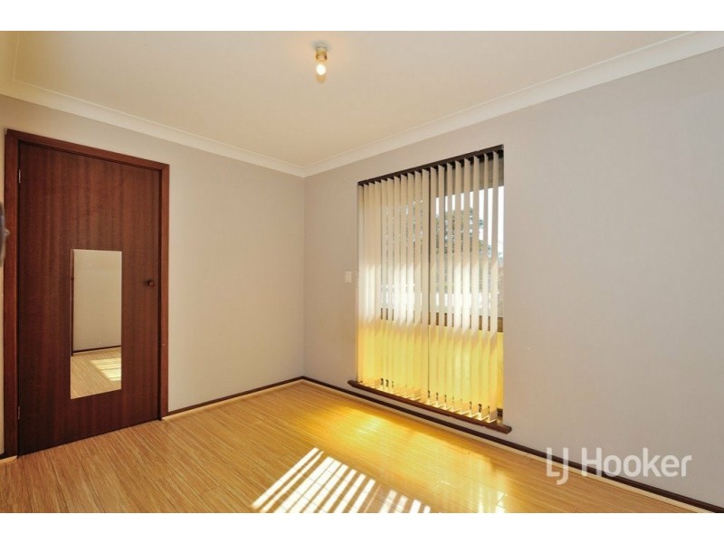 67 Blackadder Road, Swan View WA 6056