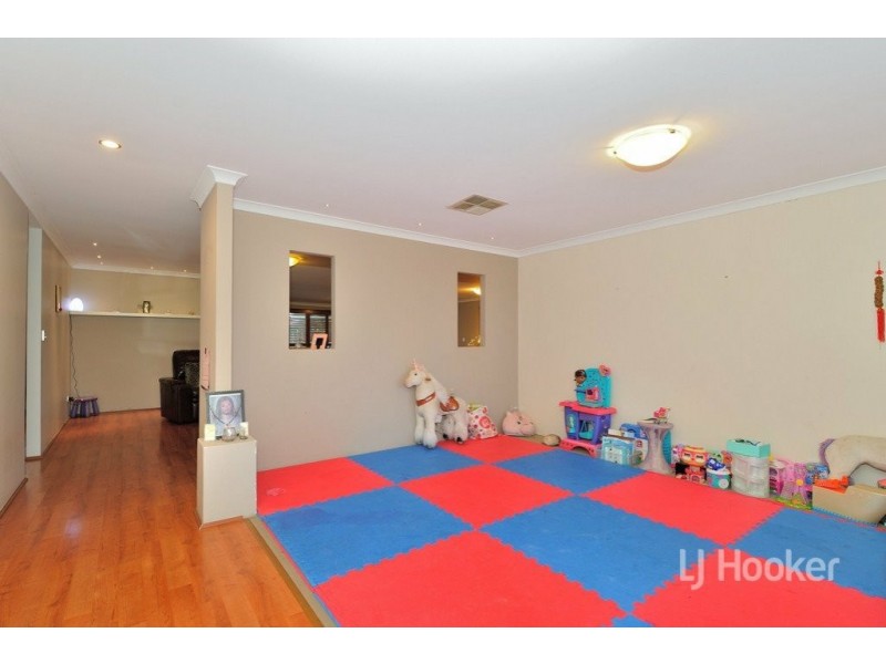 12 Thirlmere Way, High Wycombe WA 6057