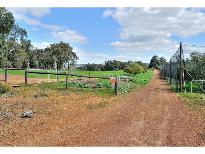 669 Reen Road, Gidgegannup WA 6083