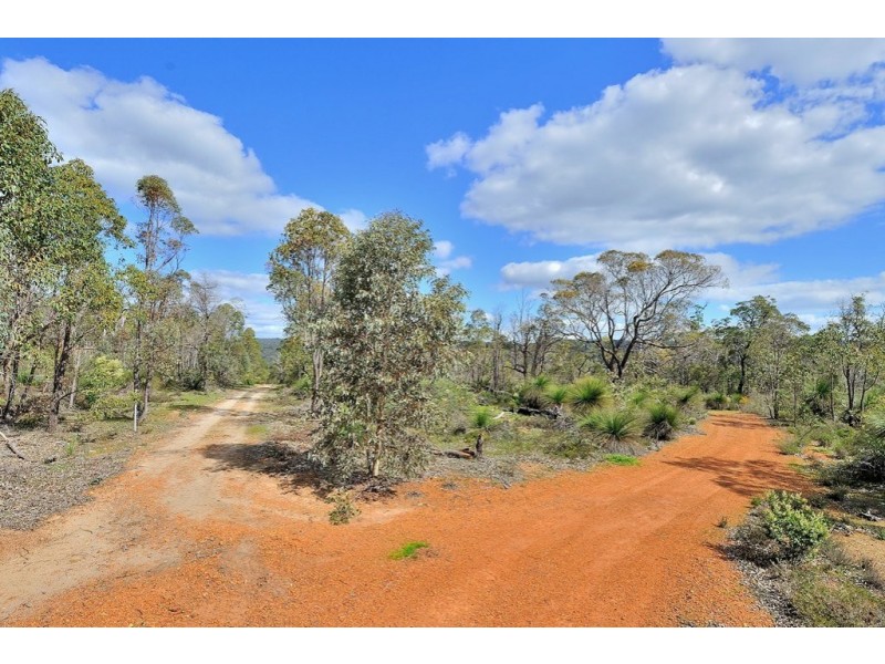 669 Reen Road, Gidgegannup WA 6083