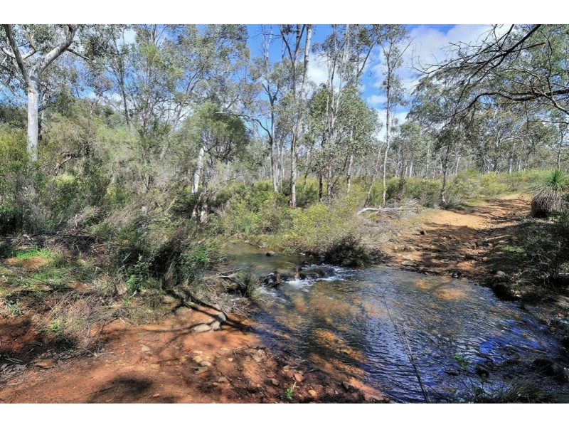 669 Reen Road, Gidgegannup WA 6083