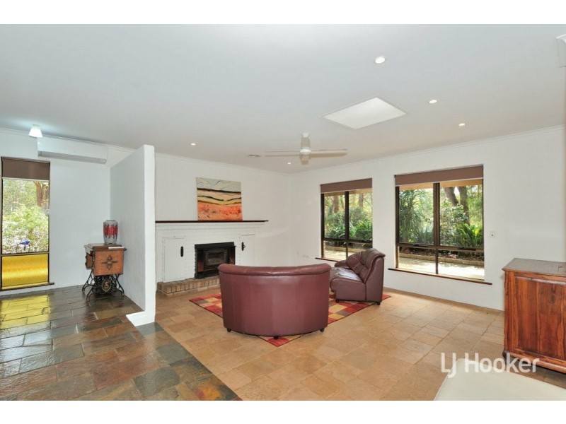 170 Elizabeth Avenue, Mundaring WA 6073