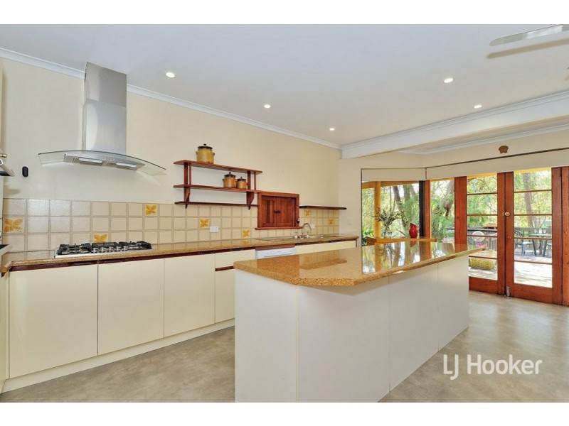 170 Elizabeth Avenue, Mundaring WA 6073