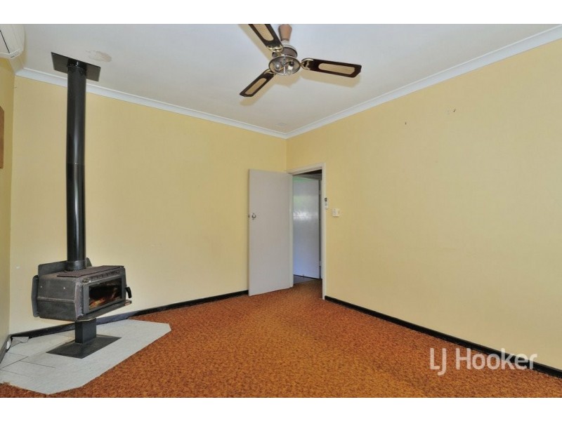 5 Wagoora Place, Koongamia WA 6056