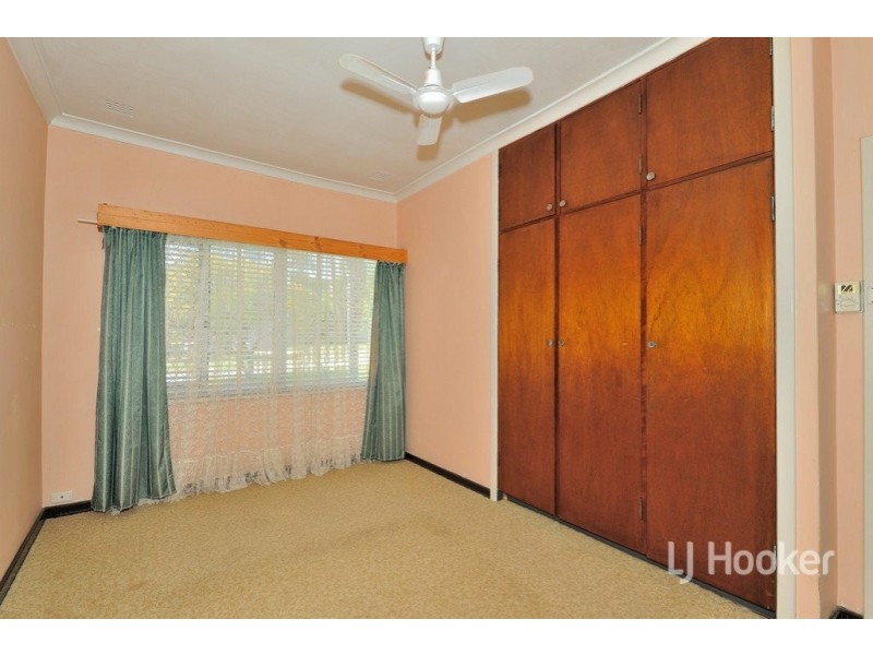 5 Wagoora Place, Koongamia WA 6056