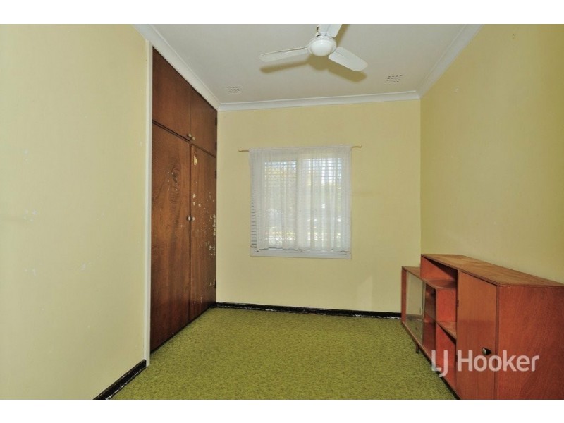 5 Wagoora Place, Koongamia WA 6056