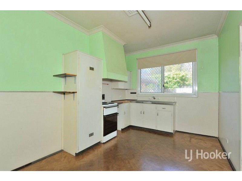 5 Wagoora Place, Koongamia WA 6056