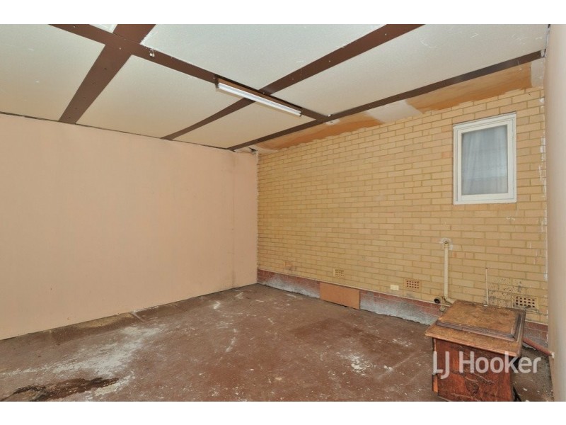 5 Wagoora Place, Koongamia WA 6056