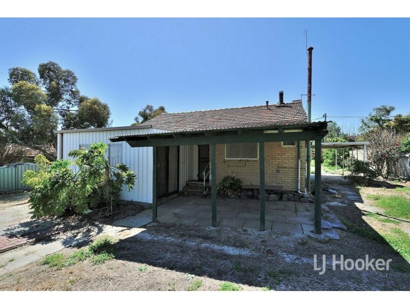 5 Wagoora Place, Koongamia WA 6056