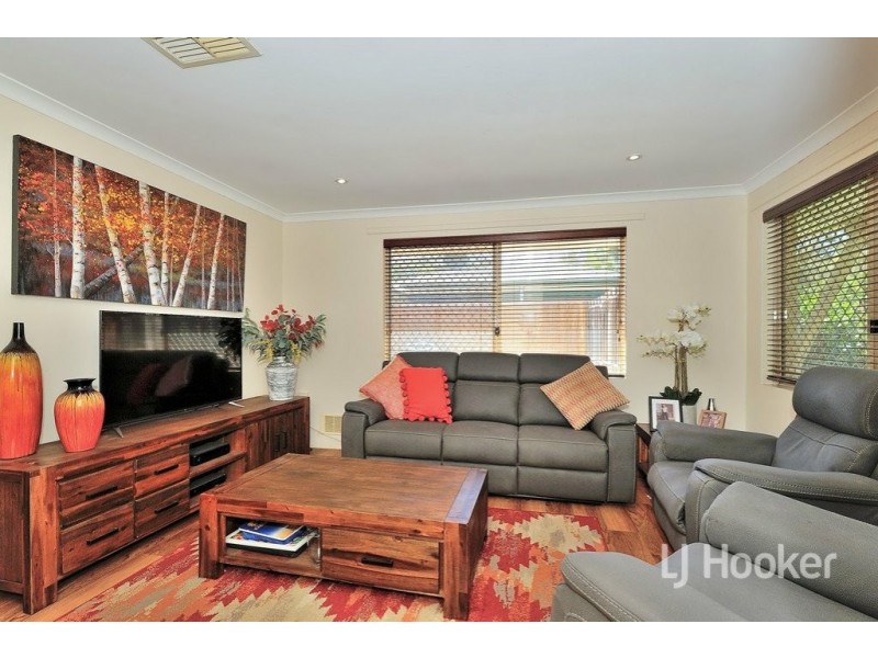 6 Bombay Entrance, Stratton WA 6056