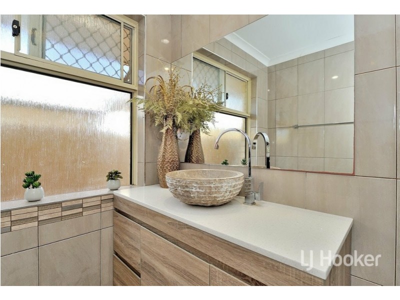 6 Bombay Entrance, Stratton WA 6056