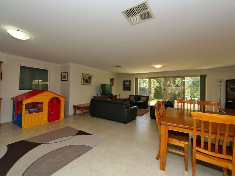 64 Silver Princess Way, Jane Brook WA 6056