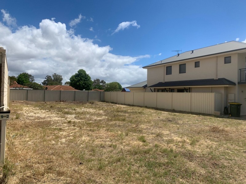 21 Aquaviva Circle, Viveash WA 6056