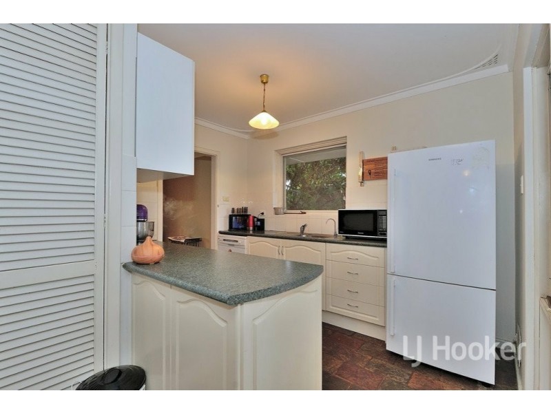 7 Gabo Road, Greenmount WA 6056