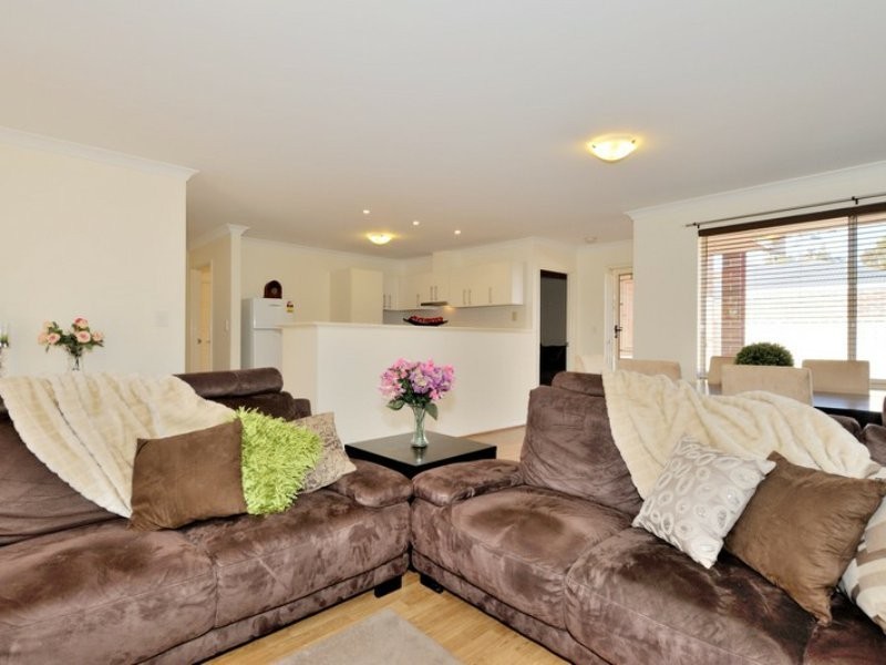 8b Henry Street, Midland WA 6056