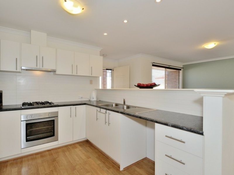 8b Henry Street, Midland WA 6056