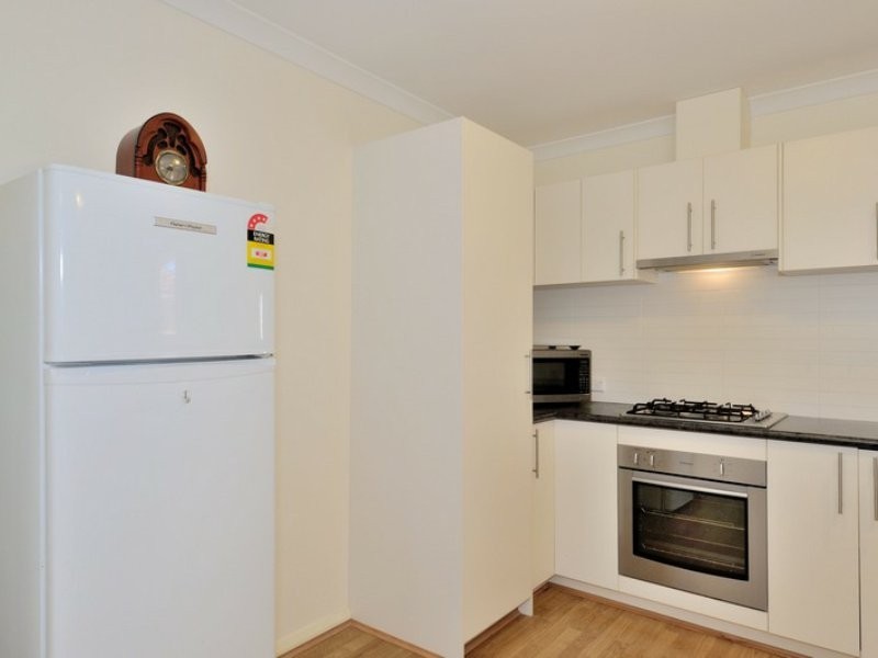 8b Henry Street, Midland WA 6056