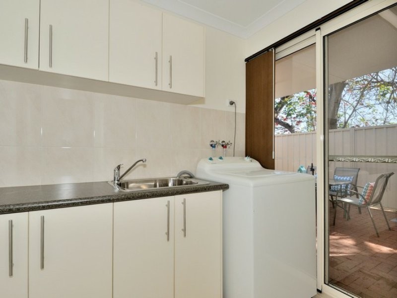 8b Henry Street, Midland WA 6056